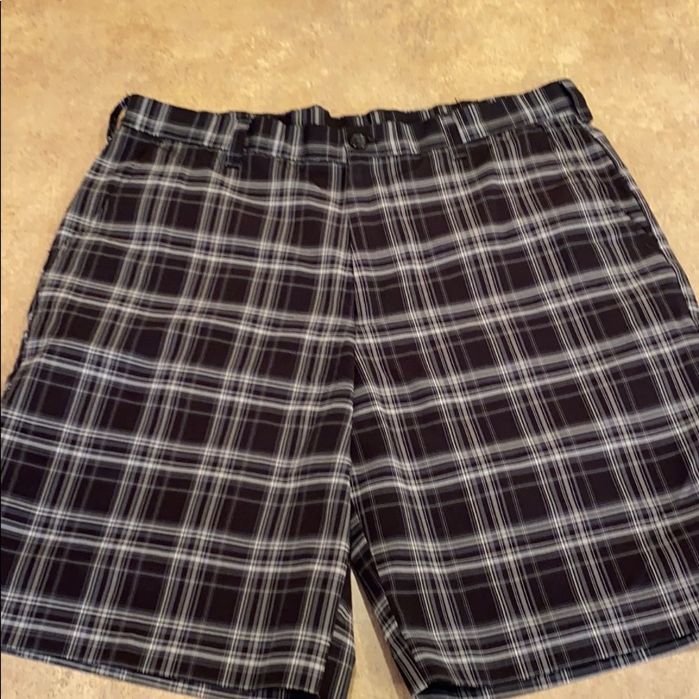 Men’s IZOD golf shorts size 34 - Picture 1 of 4